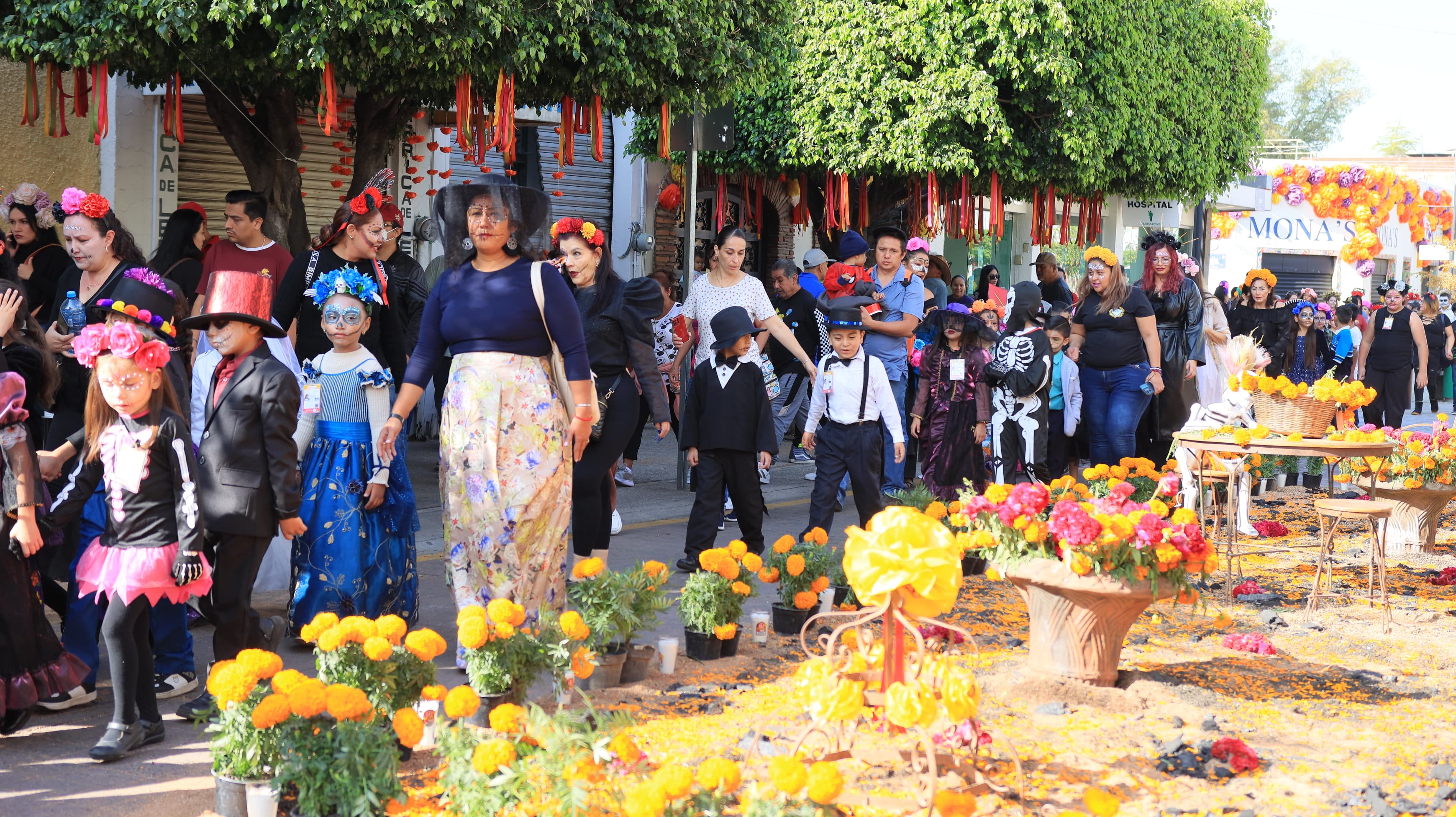 CIERRA FESTIVAL DE MUERTOS EN TLAQUEPAQUE CON RÉCORD DE ASISTENCIA  DE  350 MIL VISITANTES