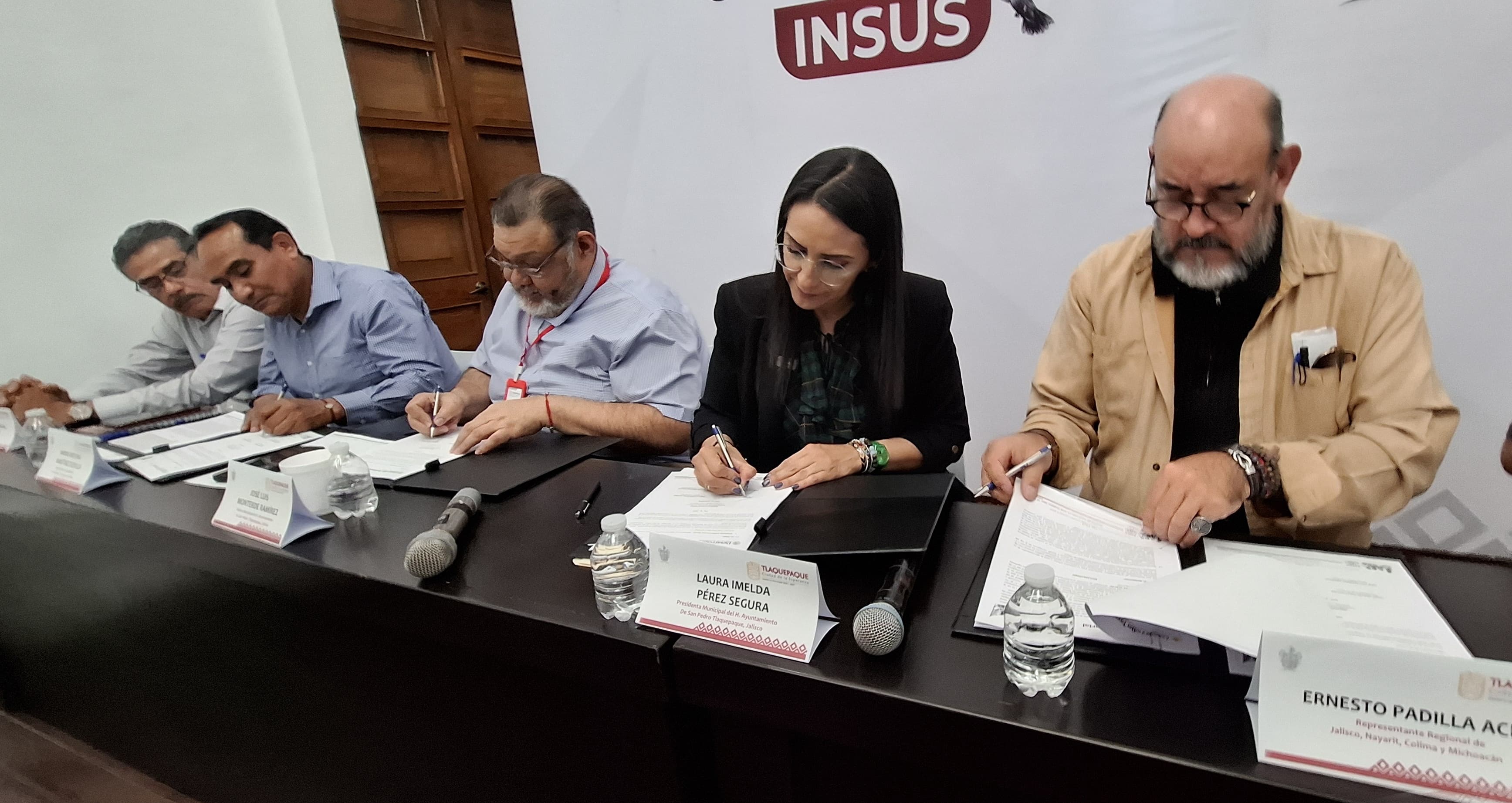 FIRMAN CONVENIO DE COLABORACIÓN TLAQUEPAQUE Y EL INSTITUTO NACIONAL DEL SUELO SUSTENTABLE  (INSUS)